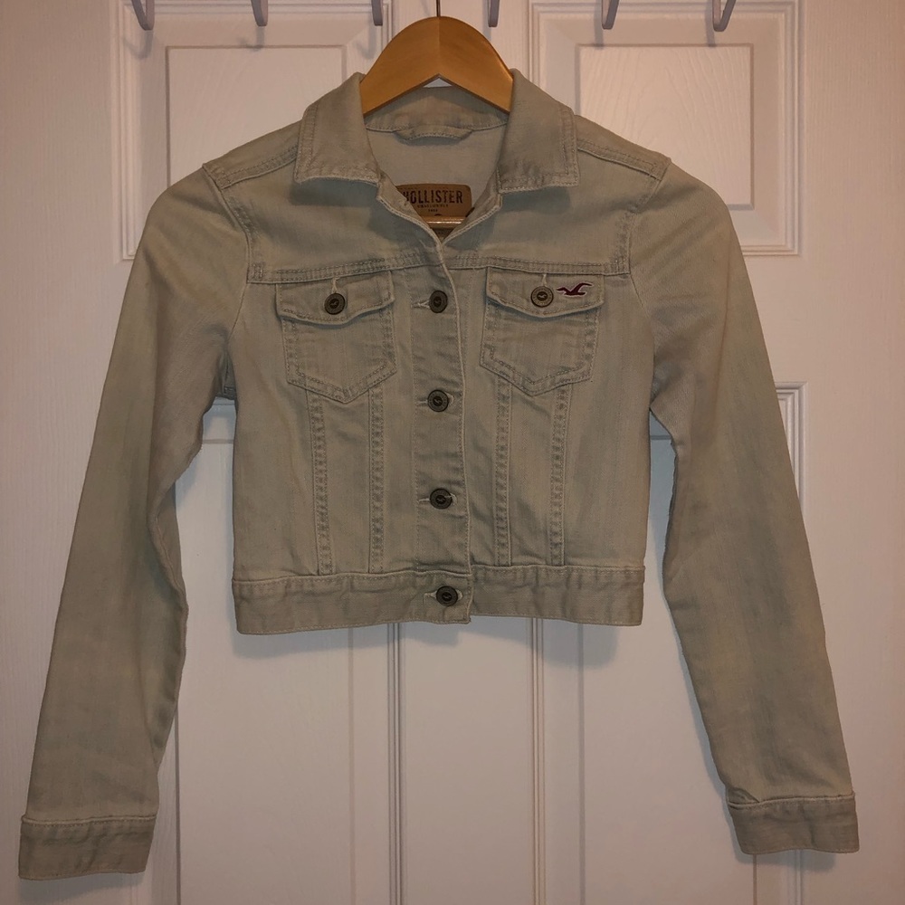 Light wash XS Hollister cropped Jean jacket